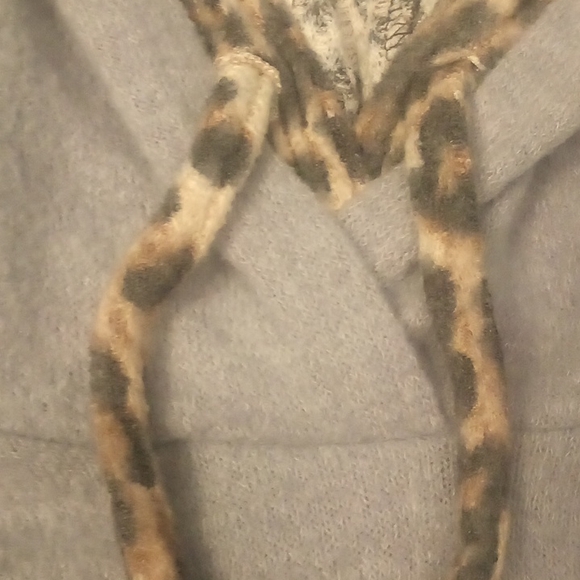 Grey leopard hoddie - Picture 7 of 7